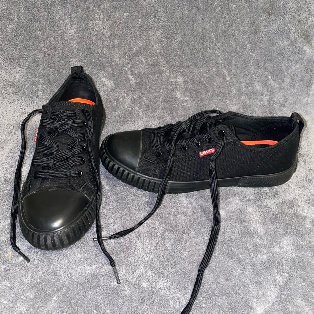 Levi's Black Sneakers with Thick Rubber Sole and Reinforced Toe Cap
